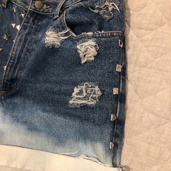 Handmade distressed denim shorts - Picture 3 of 3